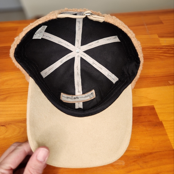 NWOT Zyia Camel Sherpa Cap - Picture 4 of 5